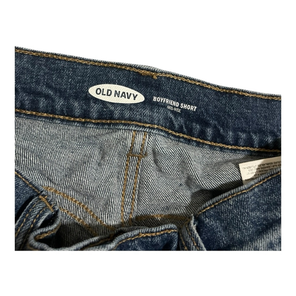 EUC Women's Old Navy Denim Boyfriend Shorts Size 4 Blue - Picture 2 of 4